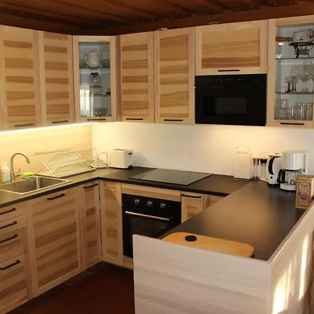 Lilly Chalet- With Private Sauna, Close To Lifts Lägenhet