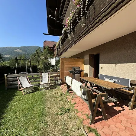 Lilly Chalet- With Private Sauna, Close To Lifts Апартаменти